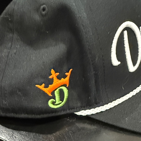 DraftKings Black Snap Back - OSFM - Picture 5 of 6